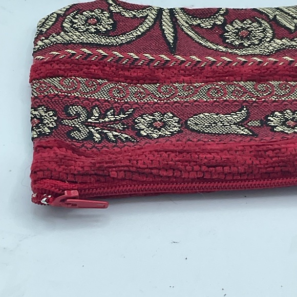 “VINTAGE” Tapestry and Crushed Velvet Red and Gold Patterned Pouch. - Picture 7 of 9